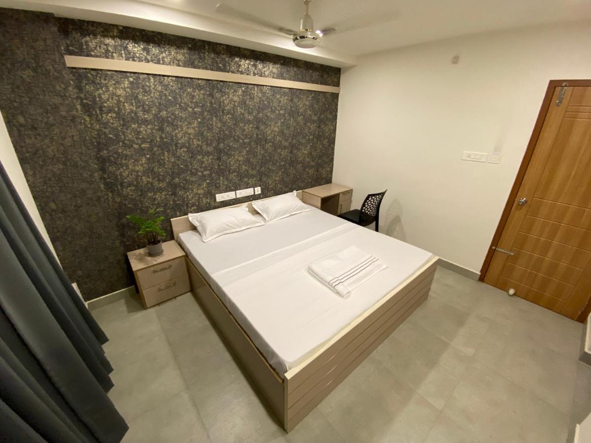 Karippals Inn Kottajam Kültér fotó