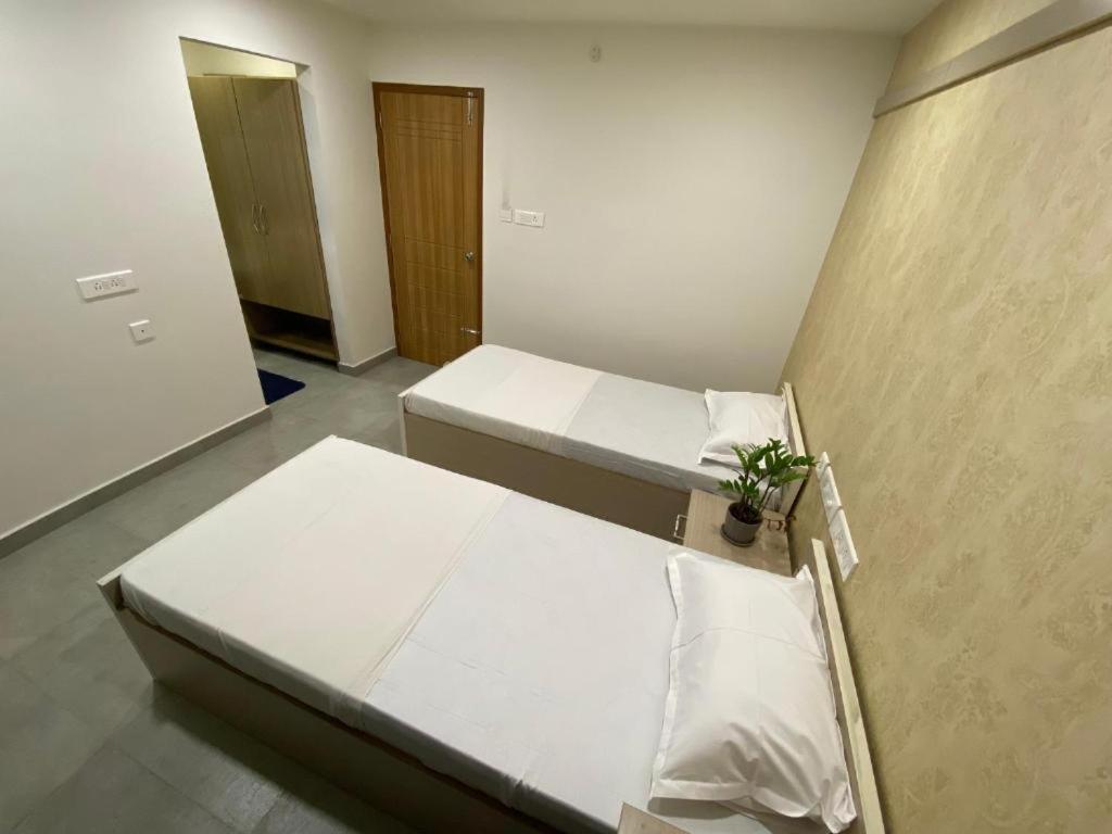 Karippals Inn Kottajam Kültér fotó